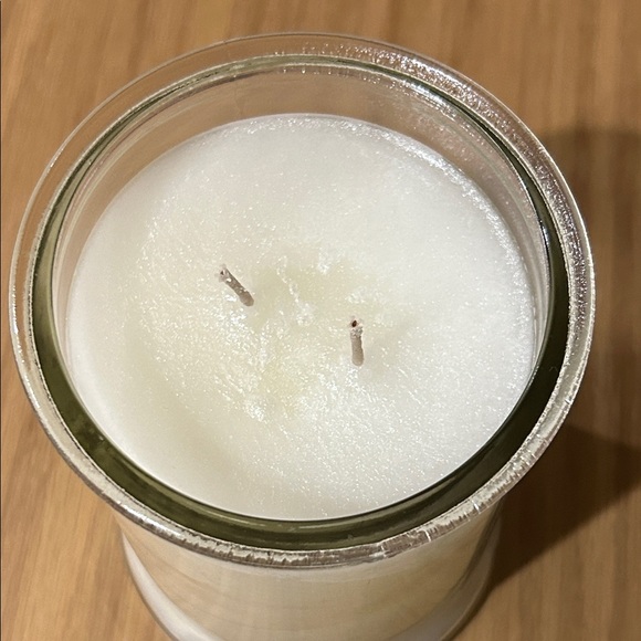 Tuscany Candle Iced Gingerbread Scented Candle Limited Edition - Picture 7 of 16